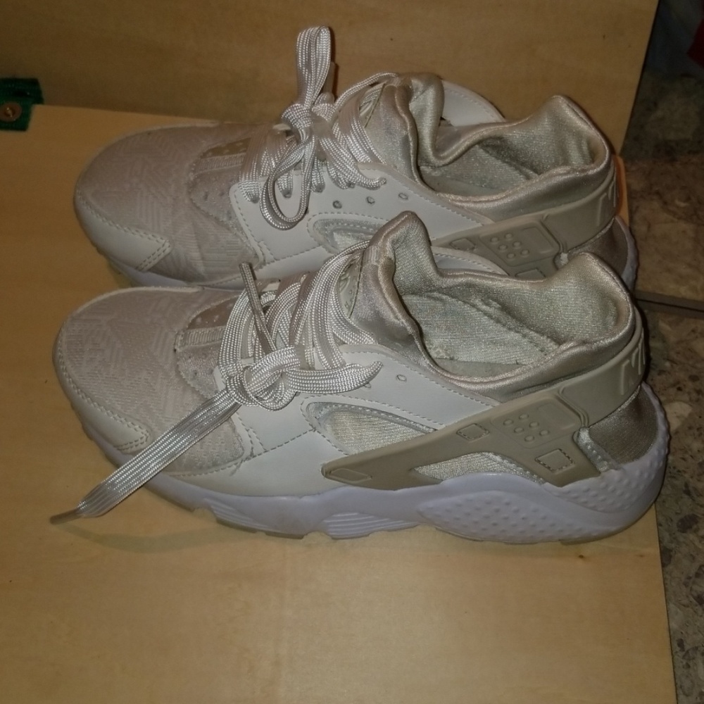 nike huarache 4.5y